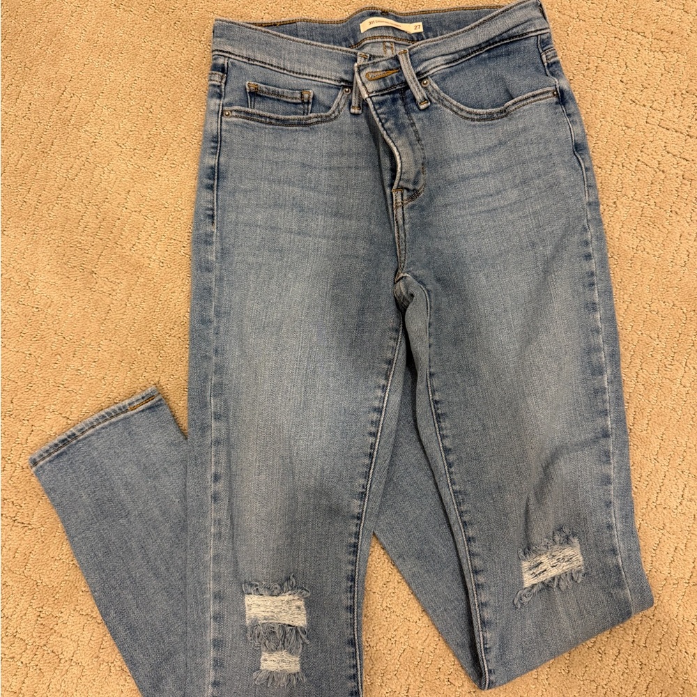 Levi's Women’s Light Blue Distressed Skinny Jeans